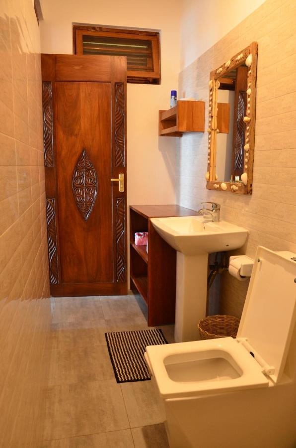 Lui Ushongo Beach House Pangani Kültér fotó